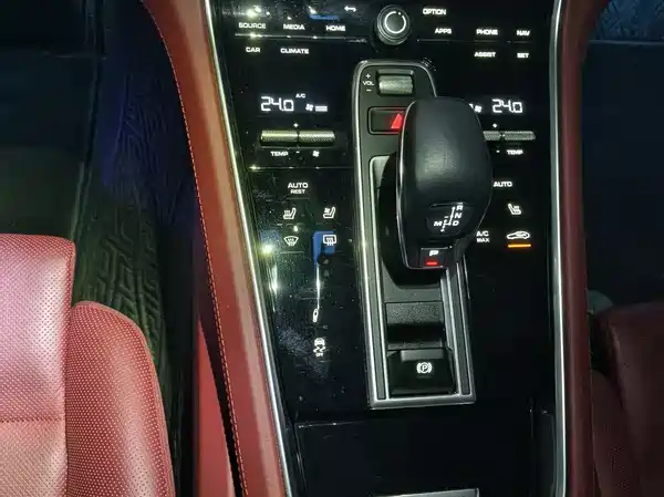 Porsche Panamera 2023