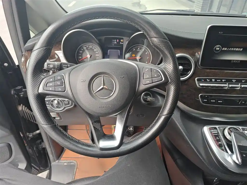 Mercedes-Benz V-Class 2020 — фото 4