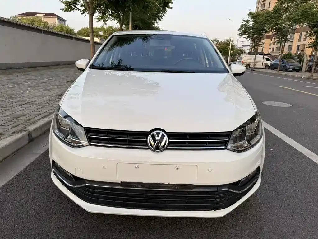 Volkswagen Polo 2016 — фото 1