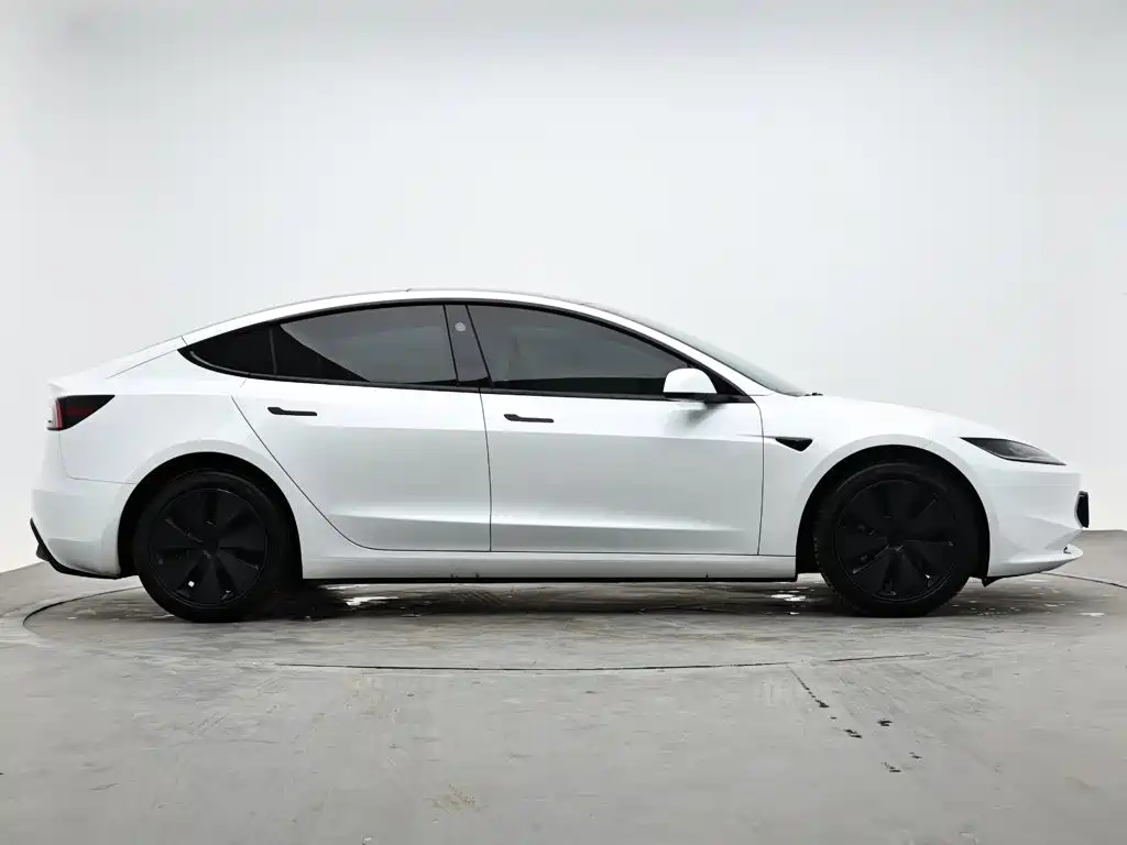 Tesla Model 3 2024 — фото 5
