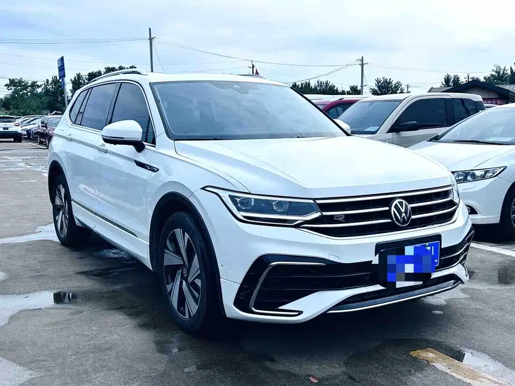 Volkswagen Tiguan L 2023 — фото 3