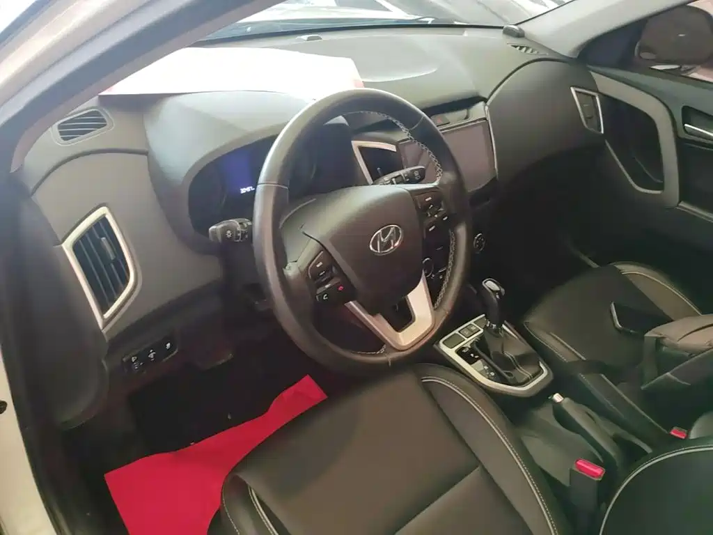 Hyundai ix25 2018 — фото 10