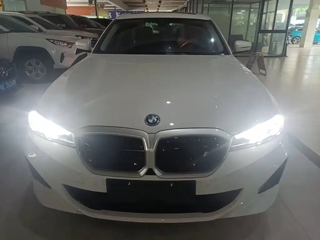 BMW i3 2024