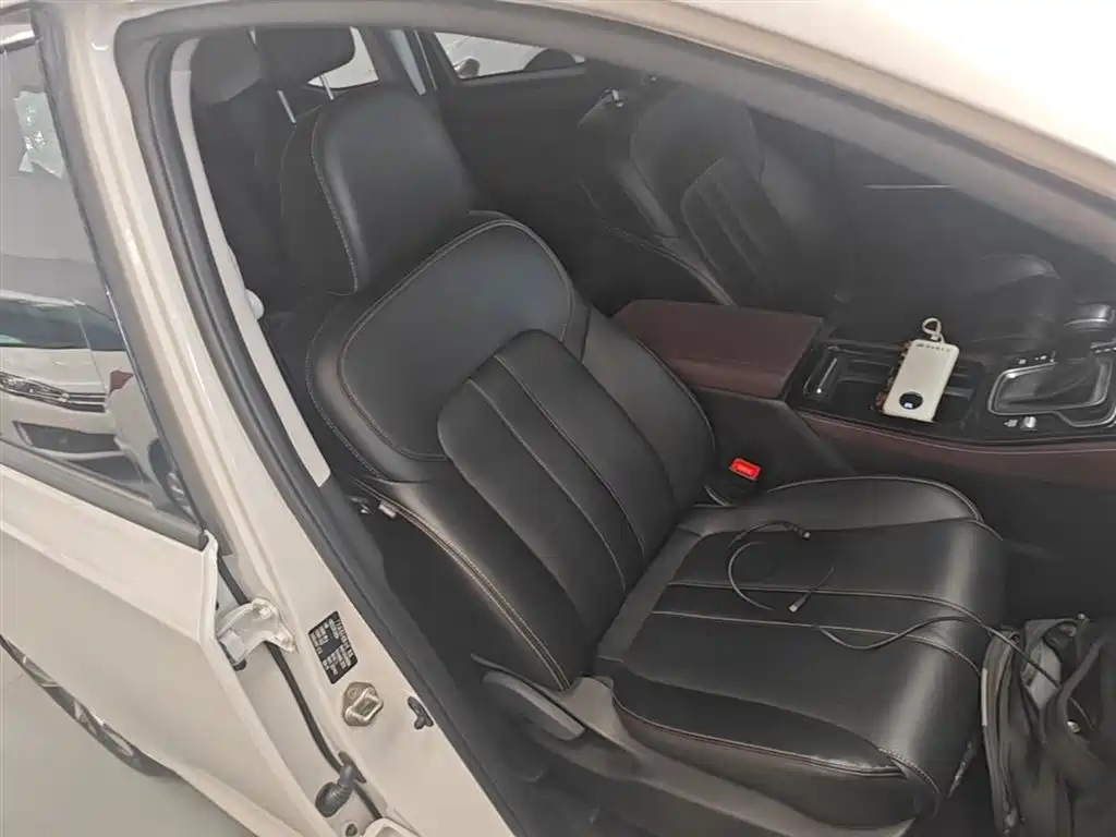 GAC Motor Trumpchi M6 2023 — фото 25