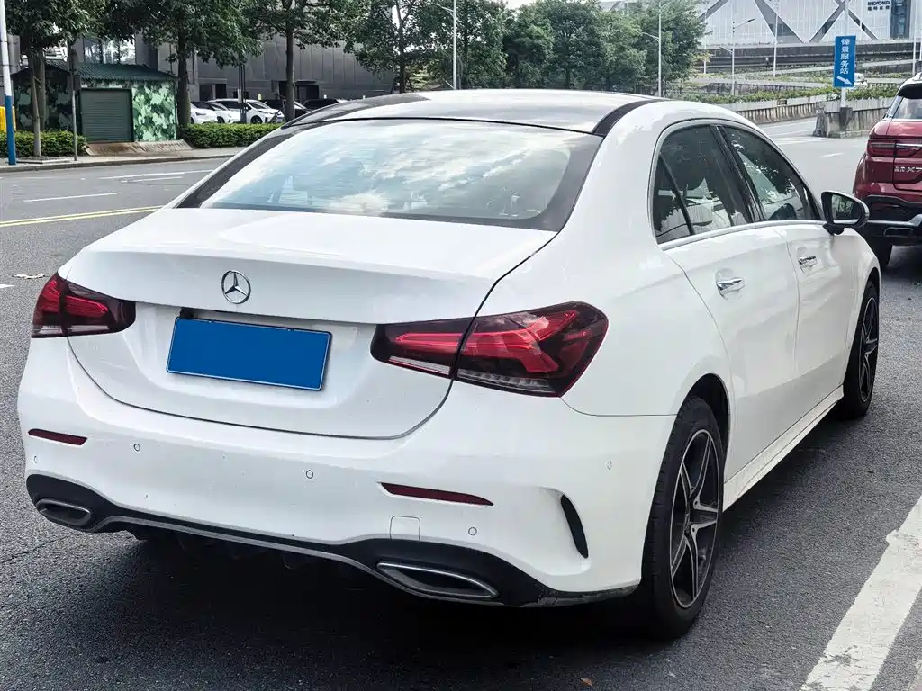 Mercedes-Benz A-Class 2019 — фото 9