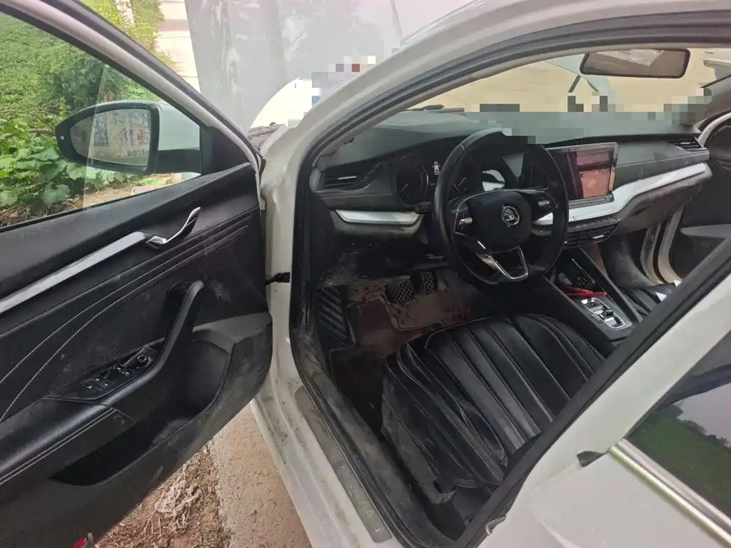 Skoda Octavia 2022 — фото 13