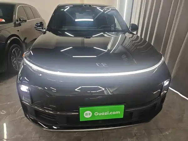 Li Auto L8 2025
