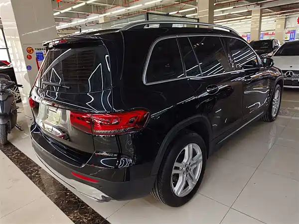 Mercedes-Benz GLB 2021