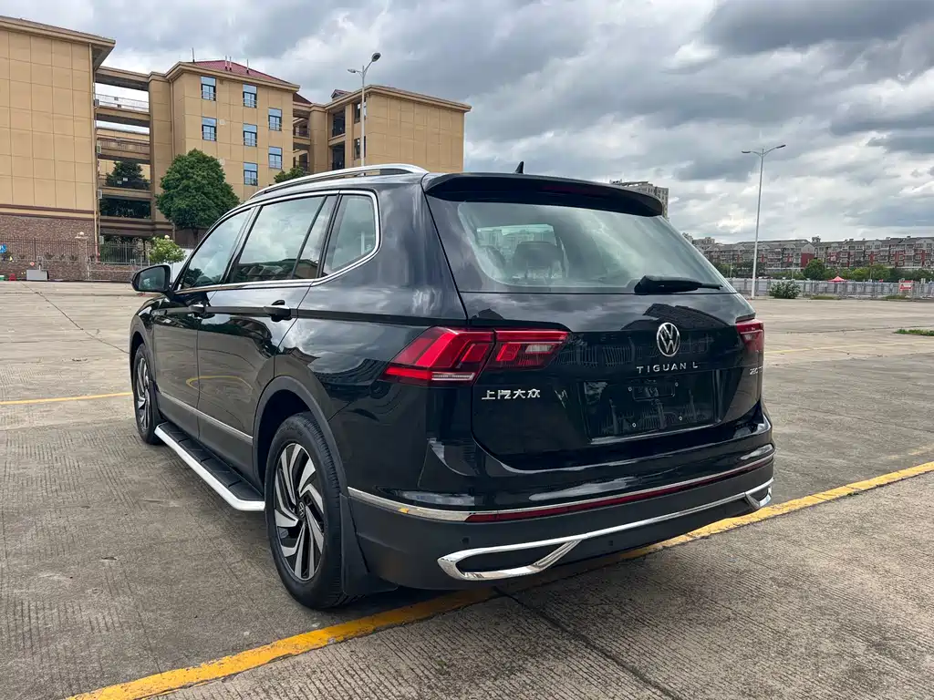 Volkswagen Tiguan L 2022 — фото 11