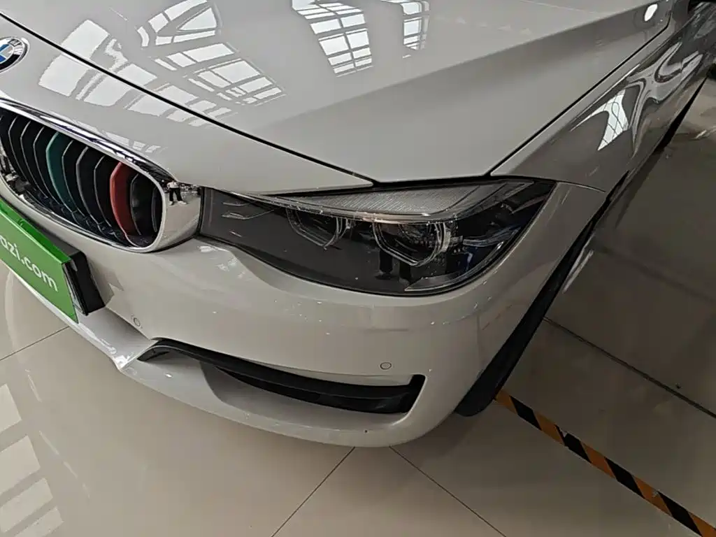 BMW 3 Series GT 2018 — фото 24