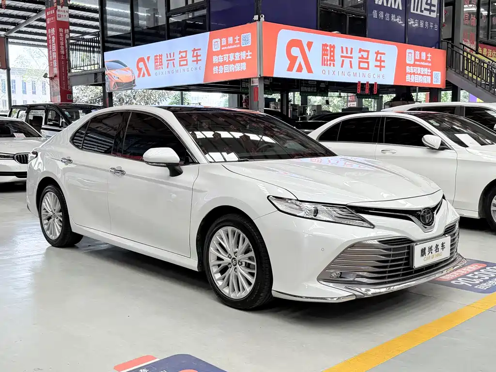 Toyota Camry 2020 — фото 3