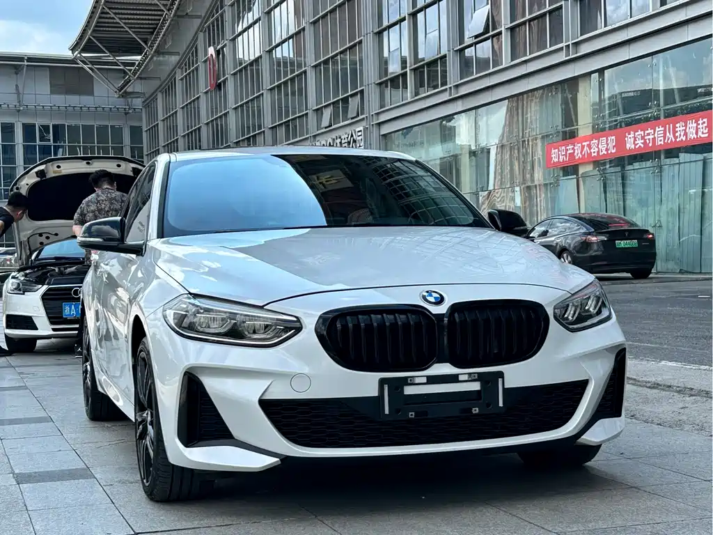 BMW 1 Series 2021