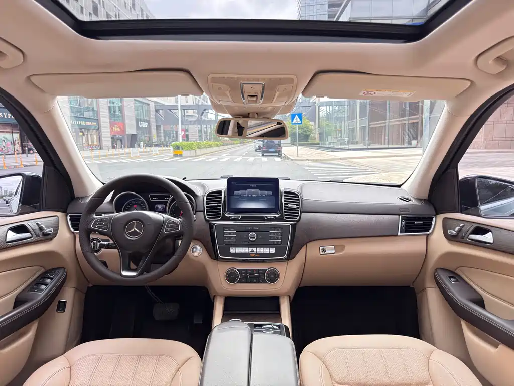 Mercedes-Benz GLE 2017 — фото 12