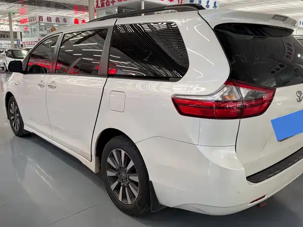 Toyota Sienna 2015