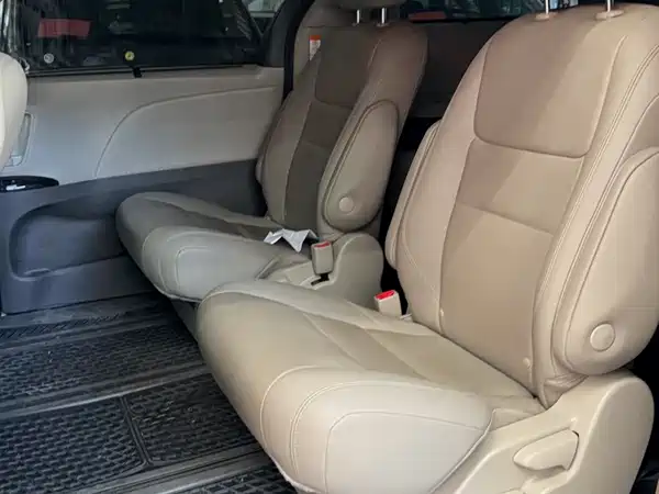Toyota Sienna 2015