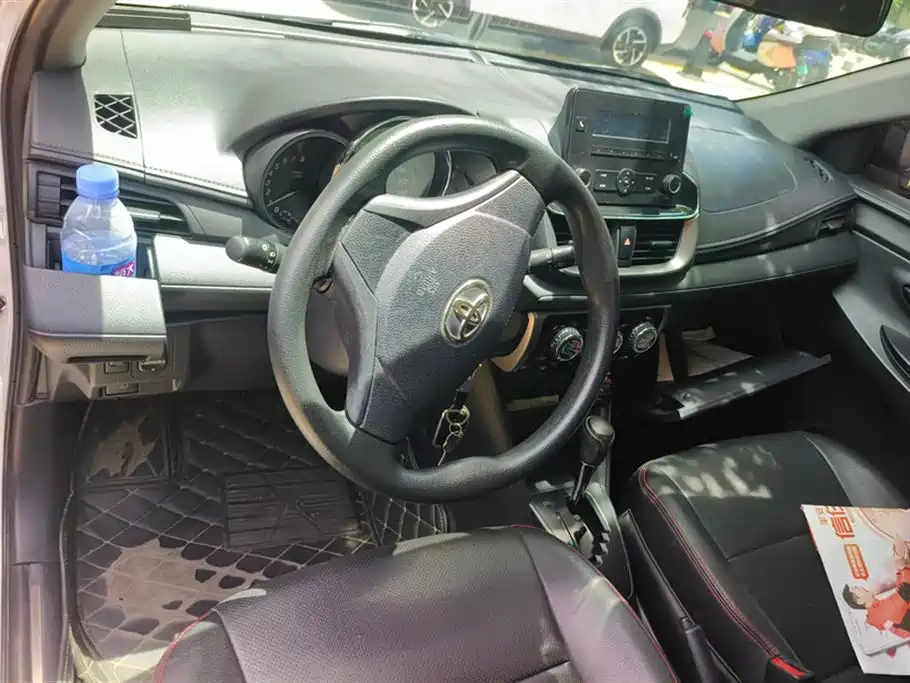 Toyota Yaris L 2020 — фото 12