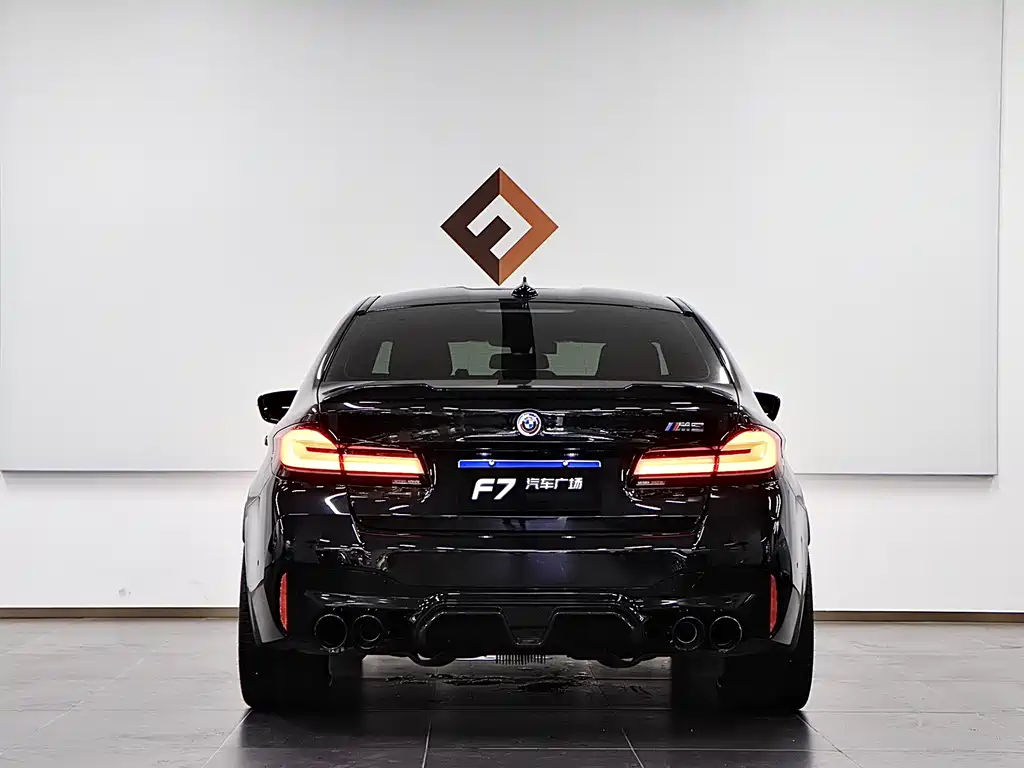 BMW M5 2021