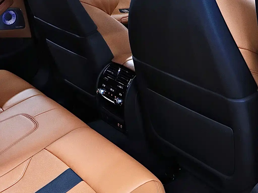 BMW M5 2021 — фото 16