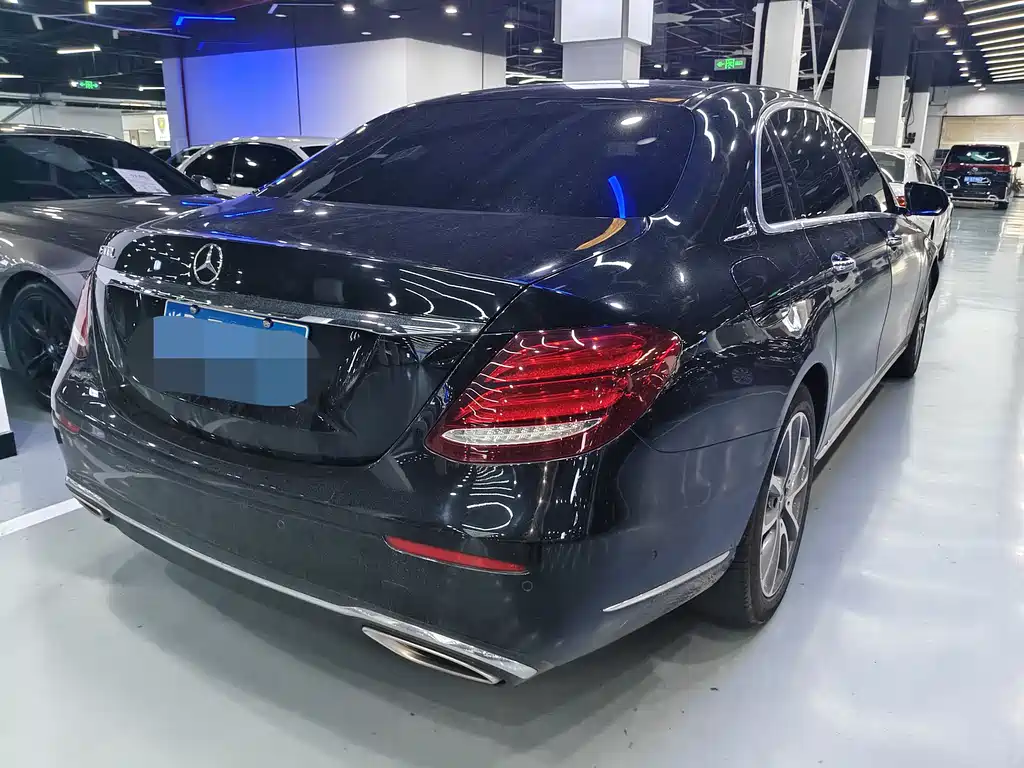 Mercedes-Benz E-Class 2020 — фото 15