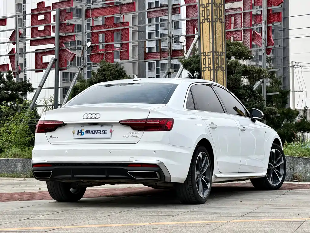 Audi A4L 2023 — фото 9