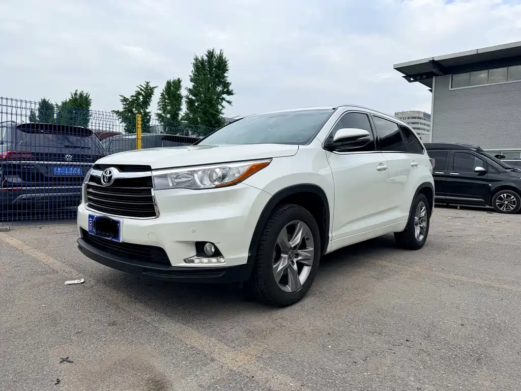 Toyota Highlander 2016 — фото 1