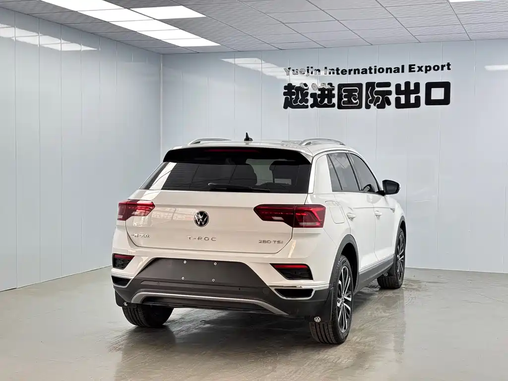 Volkswagen T-Roc 2023 — фото 10