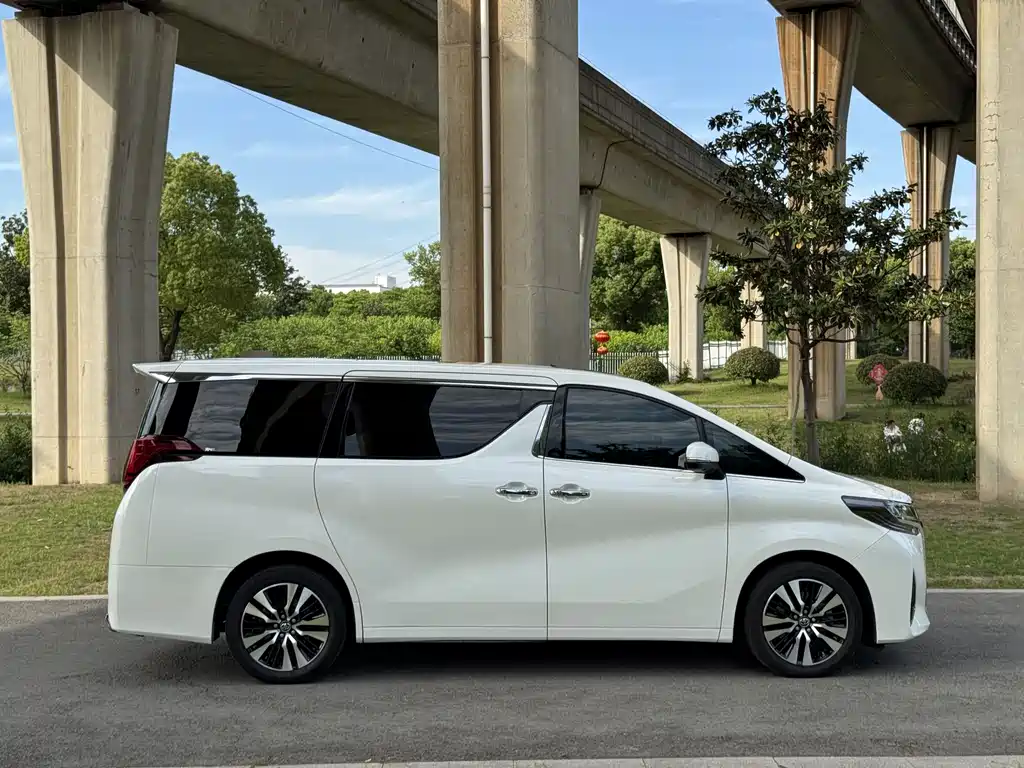 Toyota Alphard 2019 — фото 7