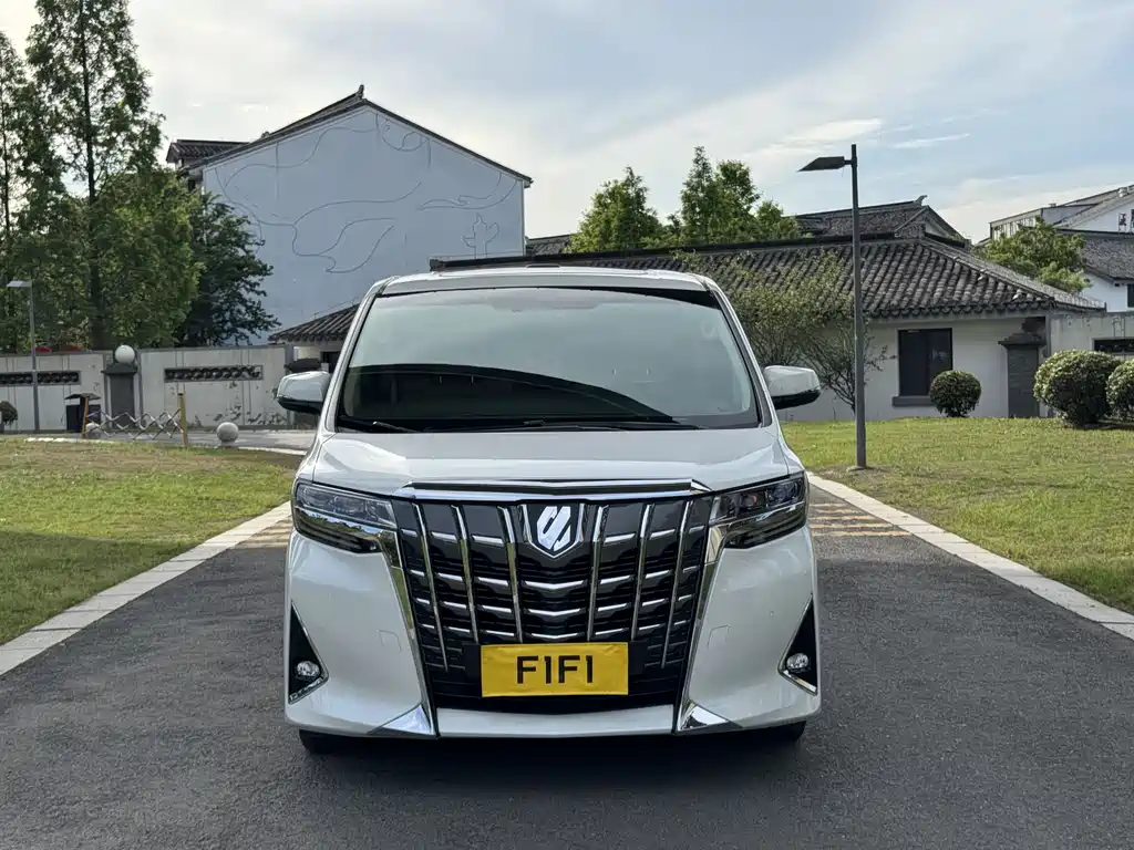 Toyota Alphard 2019 — фото 2