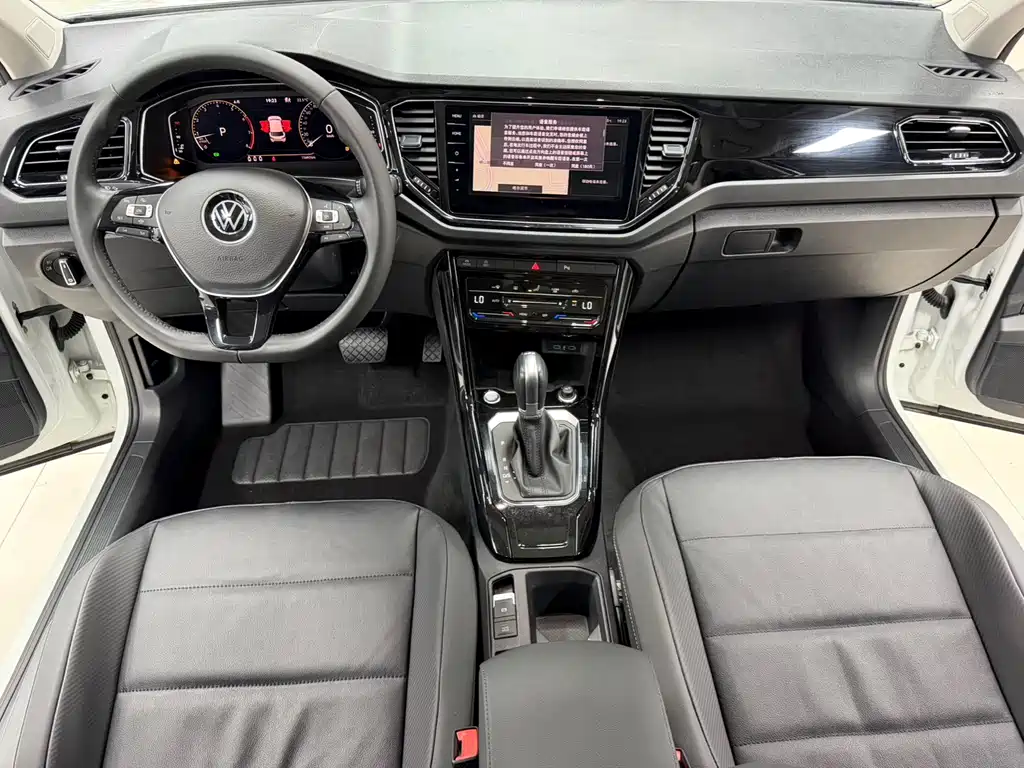 Volkswagen T-Roc 2023 — фото 17