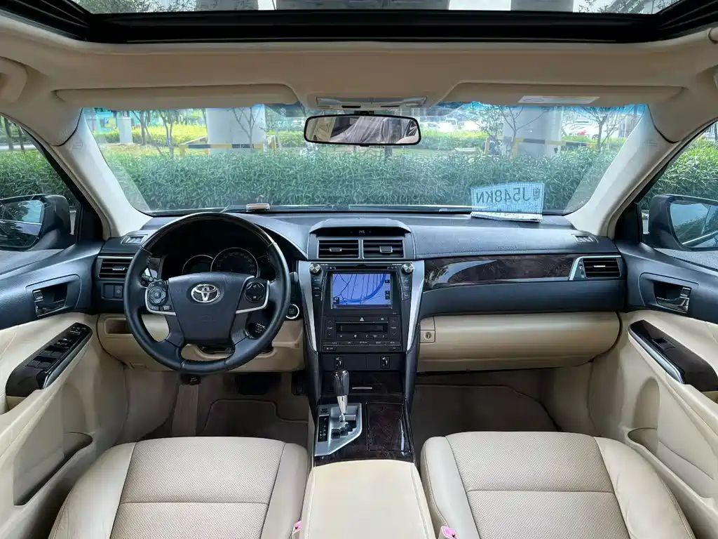 Toyota Camry 2016 — фото 8