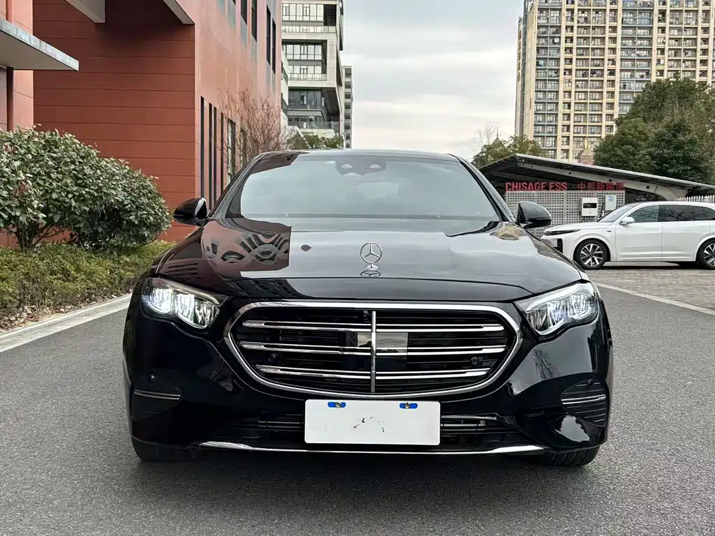 Mercedes-Benz E-Class 2024