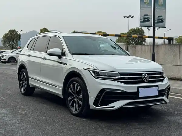 Volkswagen Tiguan L 2023