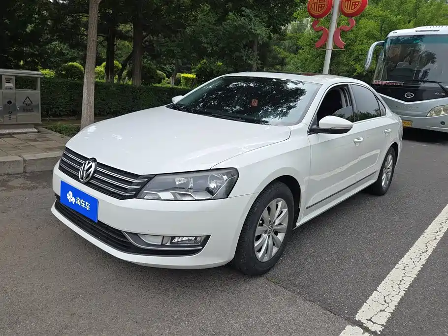 Volkswagen Passat 2015 — фото 1