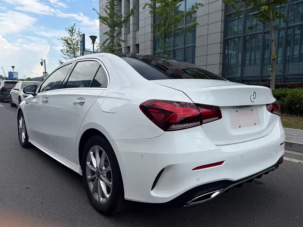Mercedes-Benz A-Class 2022 — фото 16
