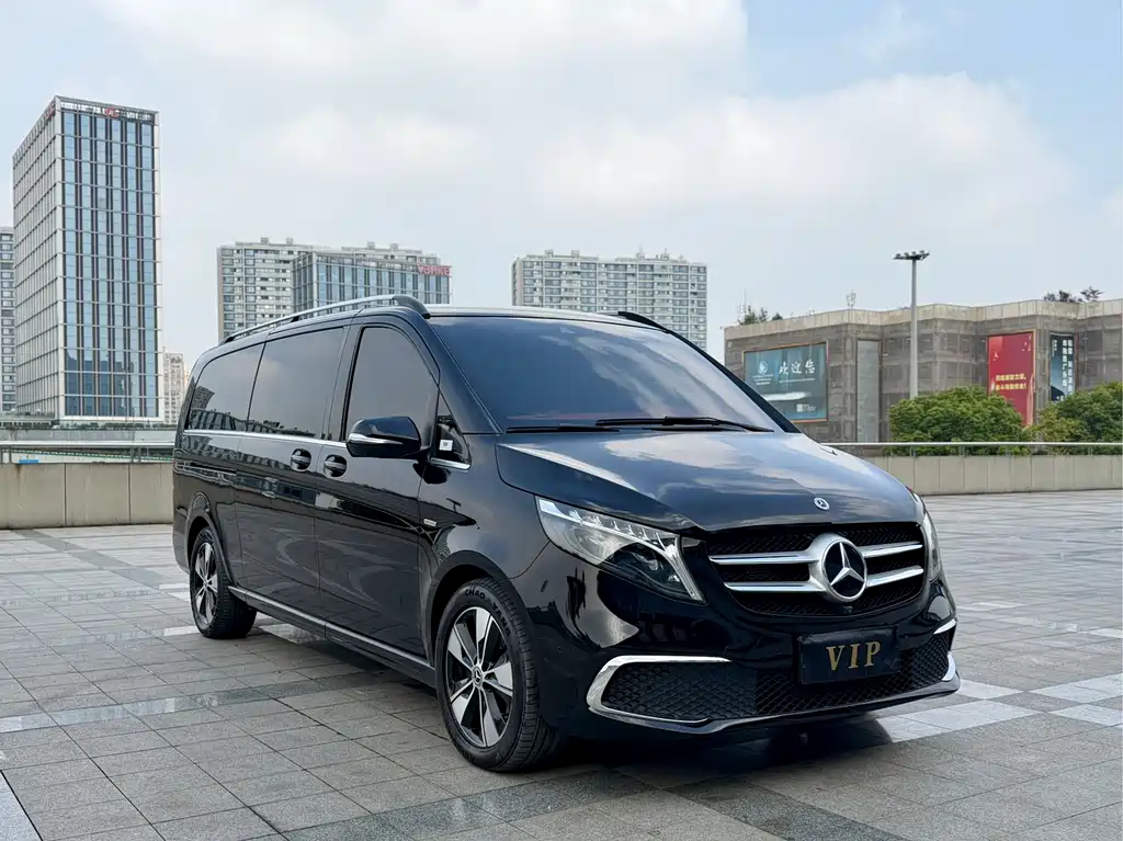 Mercedes-Benz V-Class 2023 — фото 3