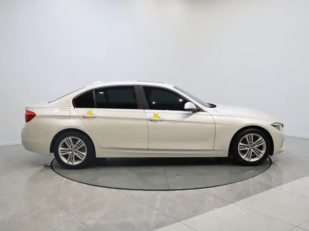 BMW 3 Series 2019 — фото 16