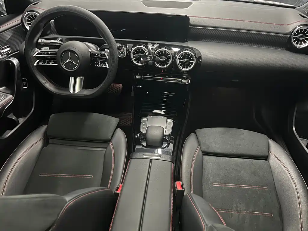 Mercedes-Benz A-Class 2023 — фото 6