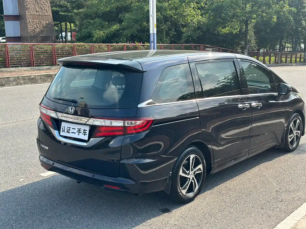 Honda Odyssey 2017 — фото 5
