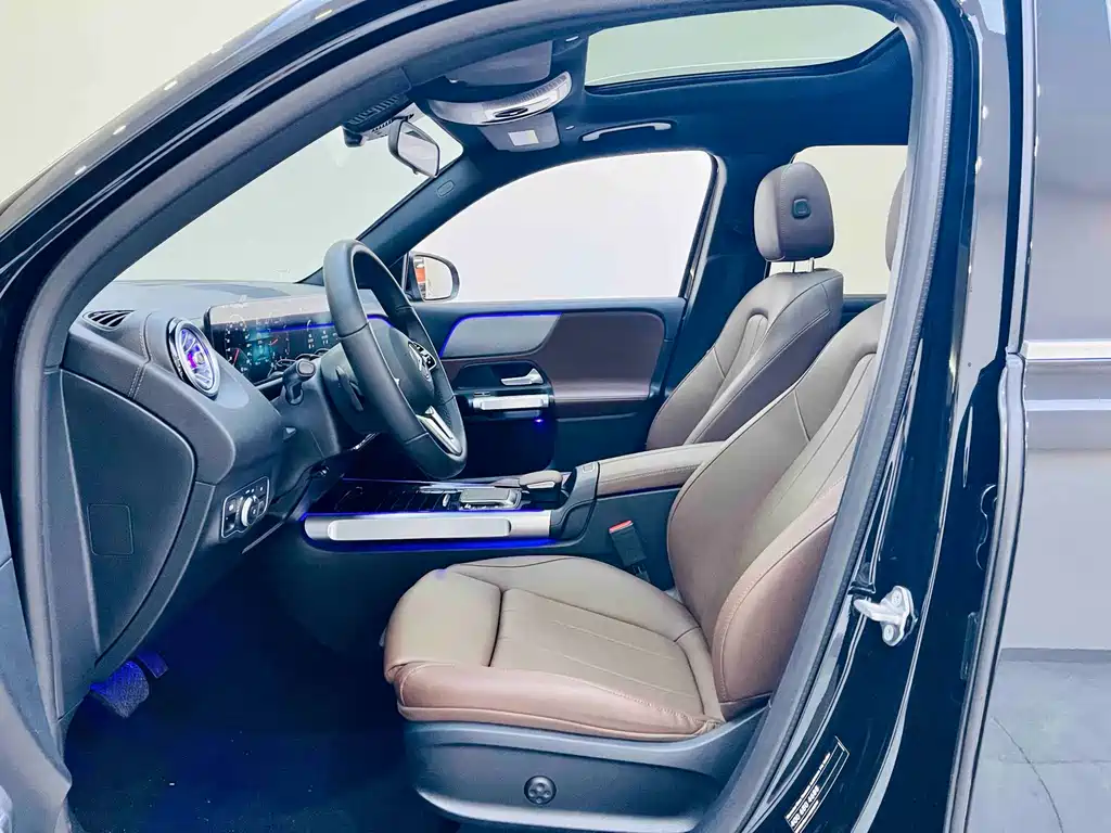 Mercedes-Benz GLB 2023