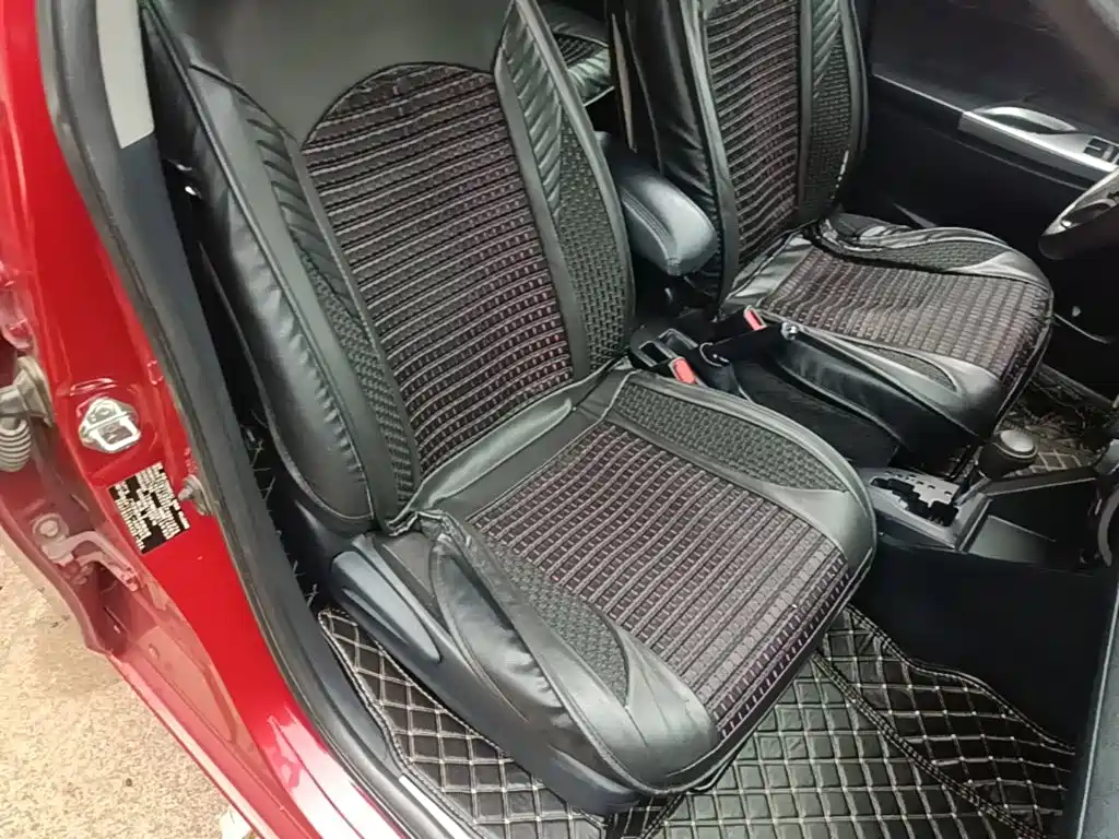 Toyota Yaris L 2015 — фото 20