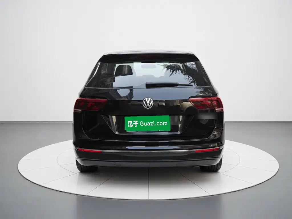 Volkswagen Tiguan L 2017 — фото 3