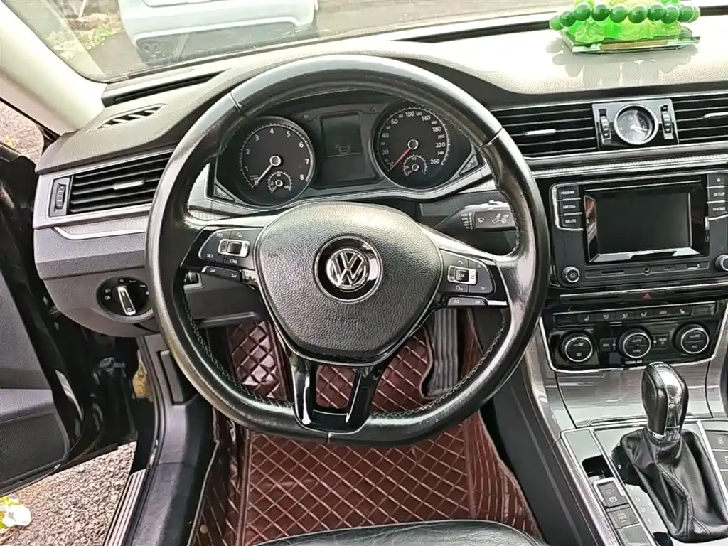 Volkswagen Passat 2016 — фото 11