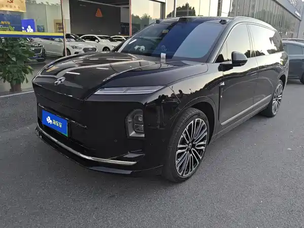 NIO ES8 2025