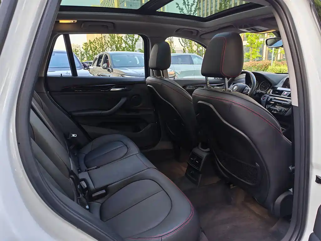 BMW X1 2018 — фото 11
