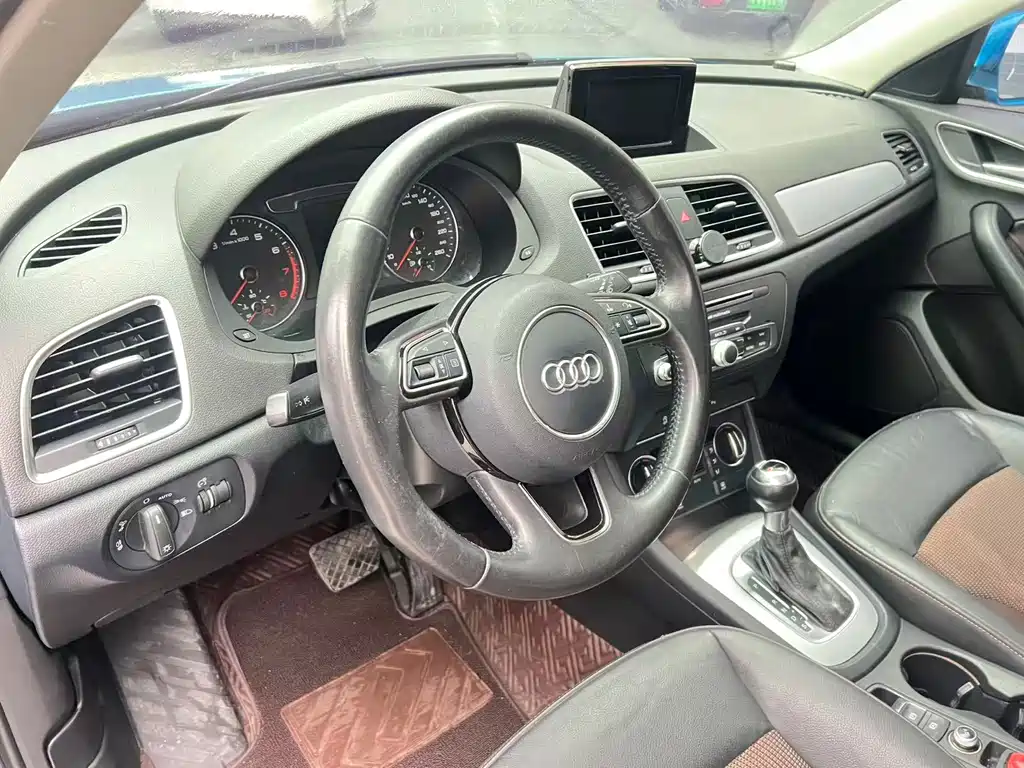 Audi Q3 2017 — фото 10