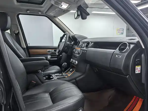 Land Rover Discovery 2011