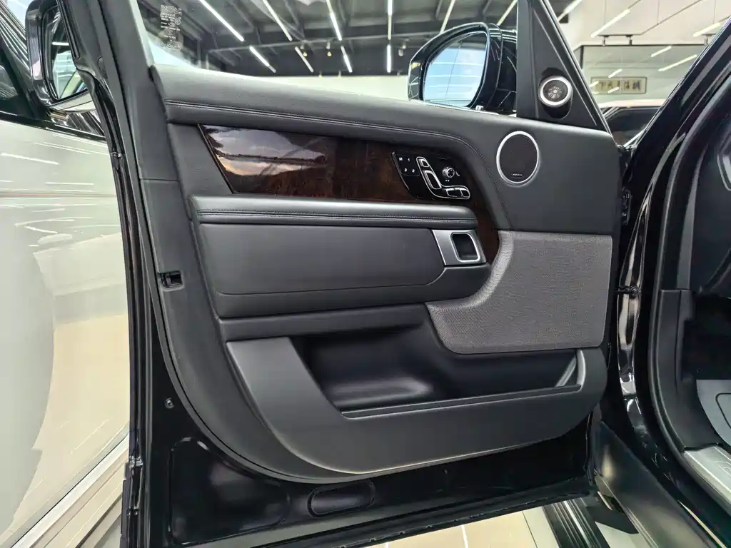 Land Rover Range Rover 2020 — фото 14