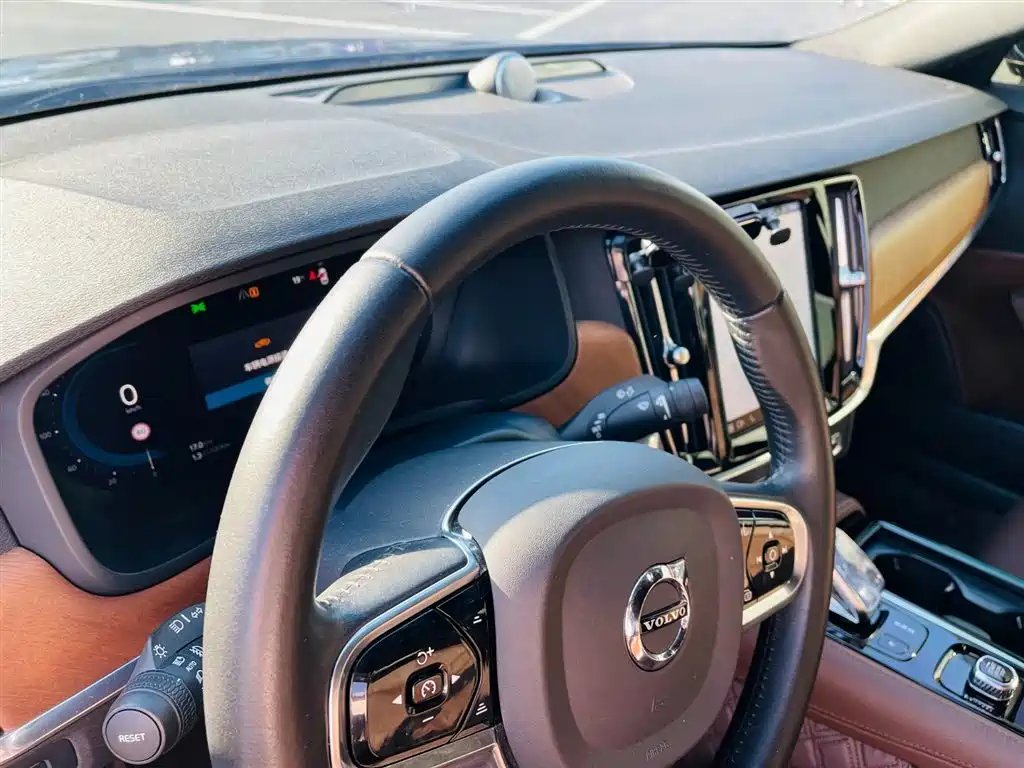 Volvo S90 PHEV 2021 — фото 9