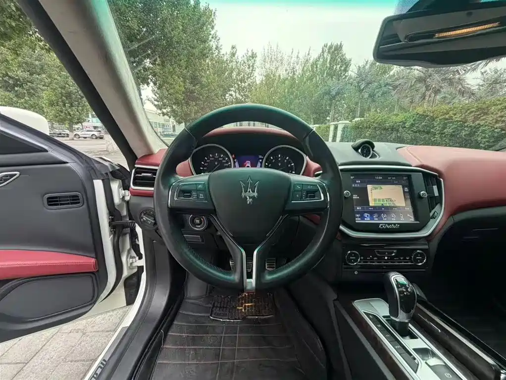 Maserati Ghibli 2015 — фото 13