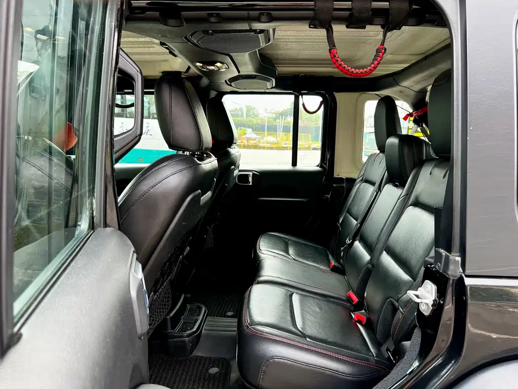 Jeep Wrangler 2019 — фото 11